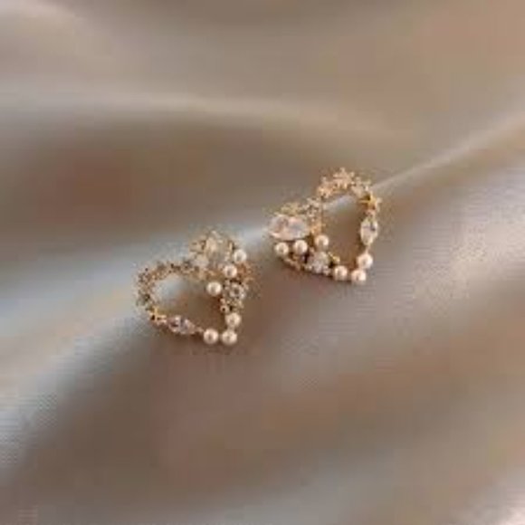 Crystal Heart Earrings - Gold /NWOT - Picture 1 of 8